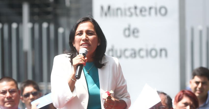 MINEDU creará comisión de alto nivel para revisar textos escolares MINEDU creará comisión de alto nivel para revisar textos escolares