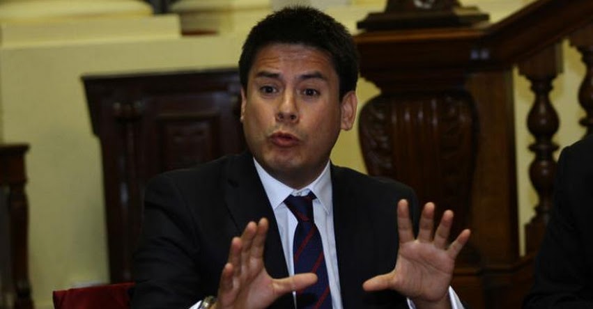 HUELGA MAGISTERIAL: Congresista Fujimorista le dice a maestros que Fuerza Popular «no tiene vela en ese entierro» HUELGA MAGISTERIAL: Congresista Fujimorista le dice a maestros que Fuerza Popular «no tiene vela en ese entierro»