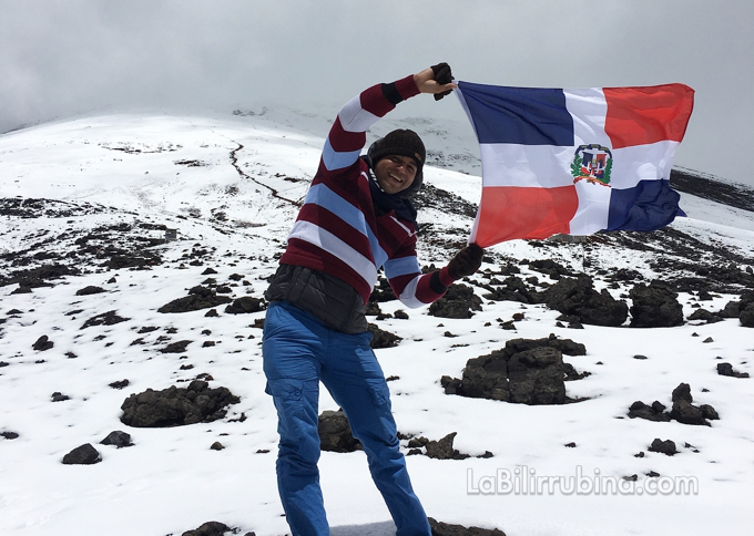 Primer dominicano en dejar su Bandera en el volcán Cotopaxi, Ecuador Primer dominicano en dejar su Bandera en el volcán Cotopaxi, Ecuador