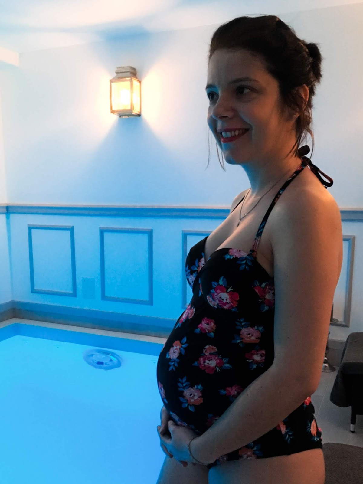 relaxation aquatique prénatale bien naitre et devenir chatou puéricultrice grossesse enceinte maternité 