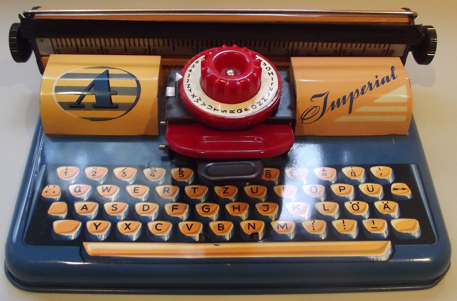 Mettoy Elegant / Vintage Toy Typewriter Great Britain From the 50s 
