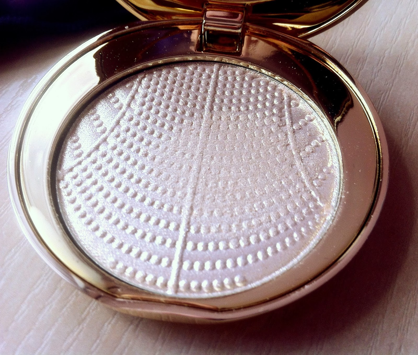 dior illuminating powder