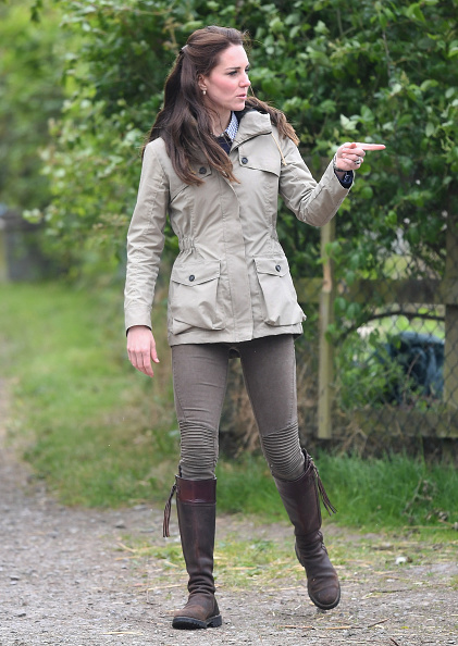 Royal Family Around the World: The Duchess Of Cambridge Visits Farms ...