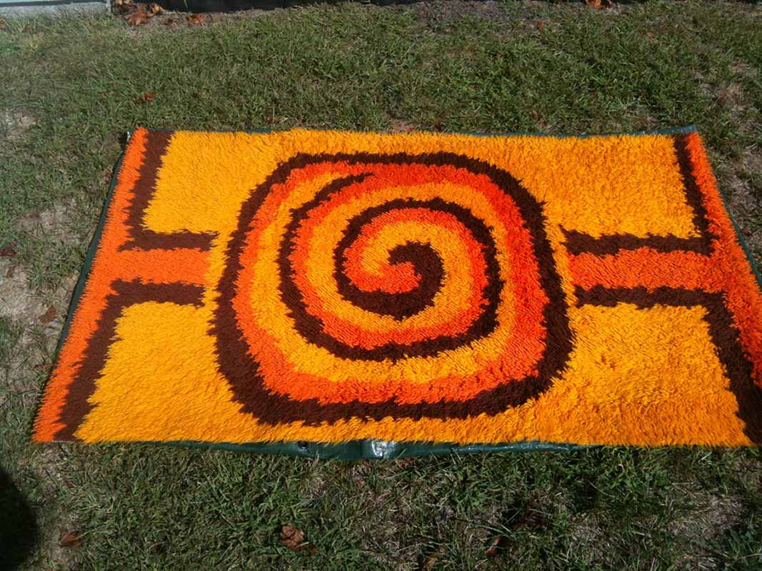 Mid Mod Minot A Swanky New (Read OLD) Rug for the Ranch; or How to