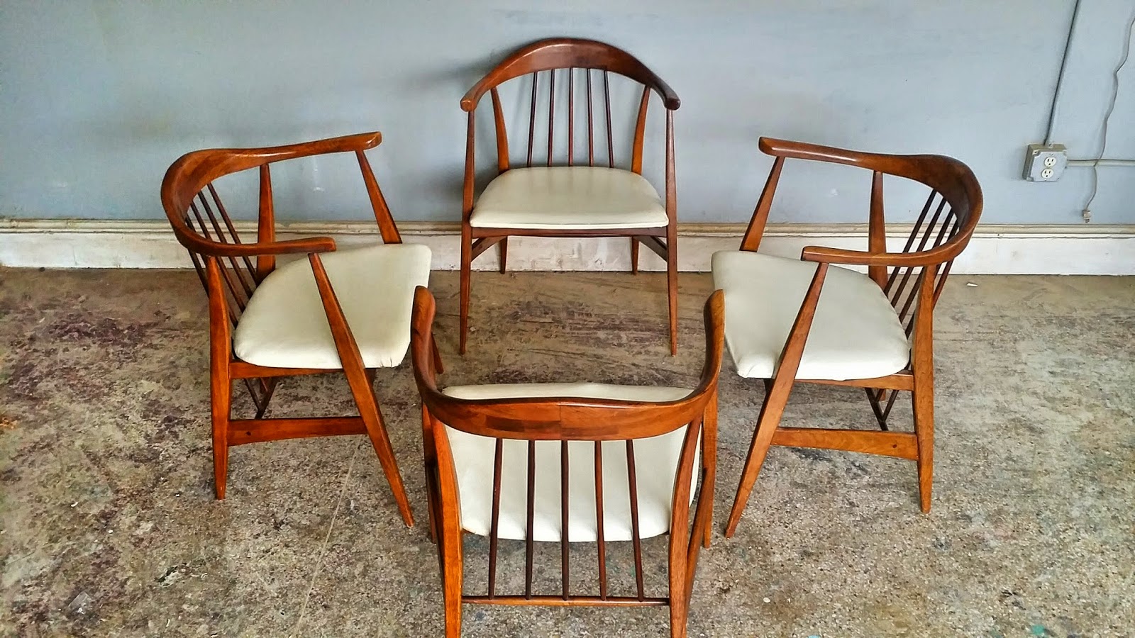 Vintage Ground: Fantastic Set of Mid Century Dining Chairs