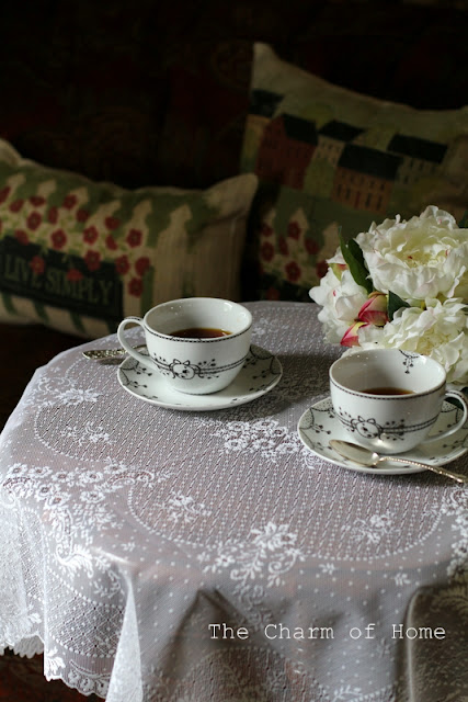 Heritage Lace Tea: The Charm of Home