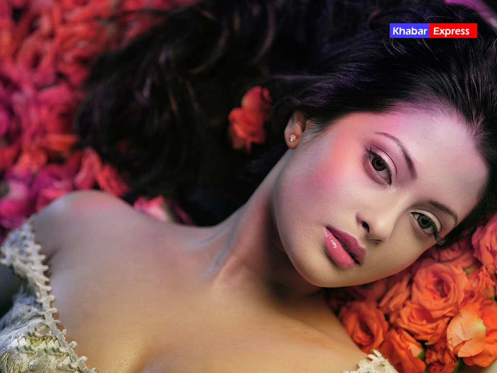 Download this Bollywood Actress Riya... picture