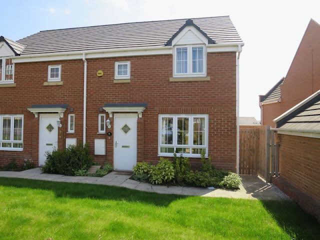 This Is Leeds Property - 3 bed semi-detached house for sale Woodside Court, Middleton, Leeds LS10