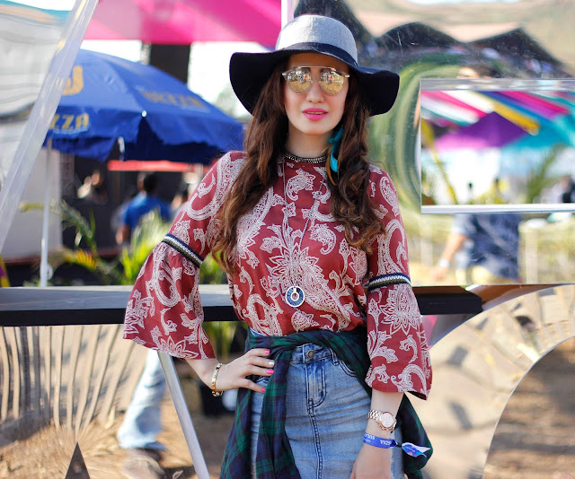 Vero Moda Sula Fest'16 Vero Moda Sula Fest'16, Vero Moda Paisley Bell-sleeve top, ripped denim skirt, plaid shirt, boho-chic, 70's fashion,music festival look, floppy hat