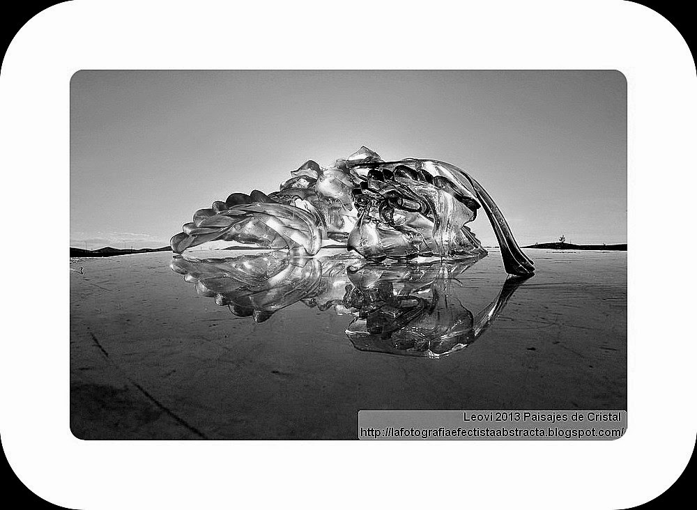 Abstract Photo 3054 Crystal Landscape 146 Two doors floating in my destiny - Dos puertas flotan en mi destino Abstract Photo 3054 Crystal Landscape 146 Two doors floating in my destiny - Dos puertas flotan en mi destino