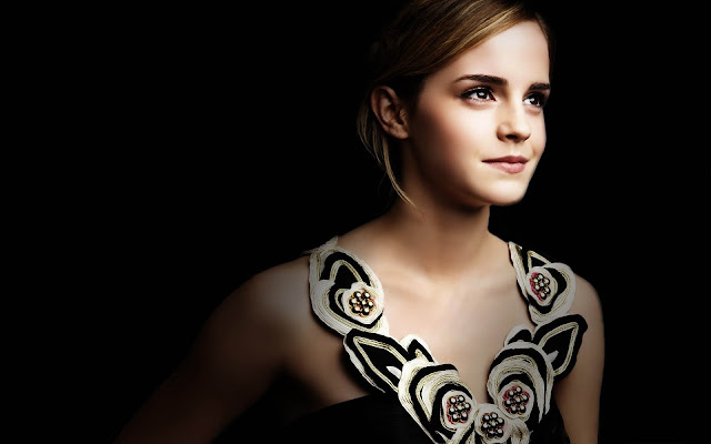 Hollywood-Young-Actoress-Emma-Wallpapers