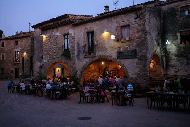 Вечерняя прогулка по Монельс - Evening in Monells - Monells por la noche Вечерняя прогулка по Монельс - Evening in Monells - Monells por la noche