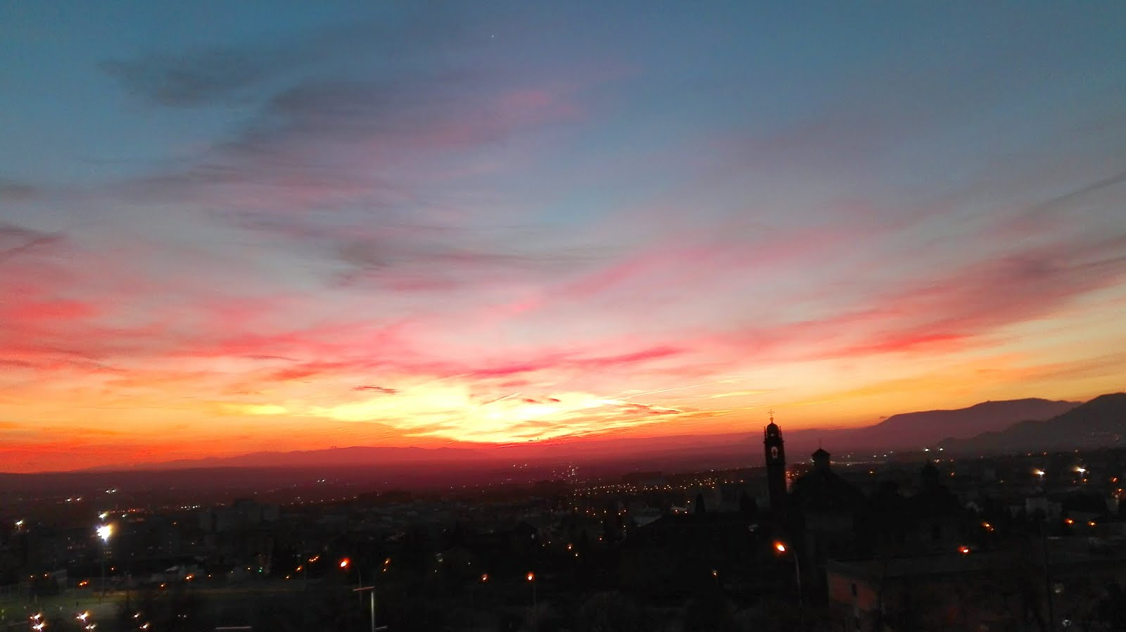 Soñé cada noche con tu cielo pintado de colores