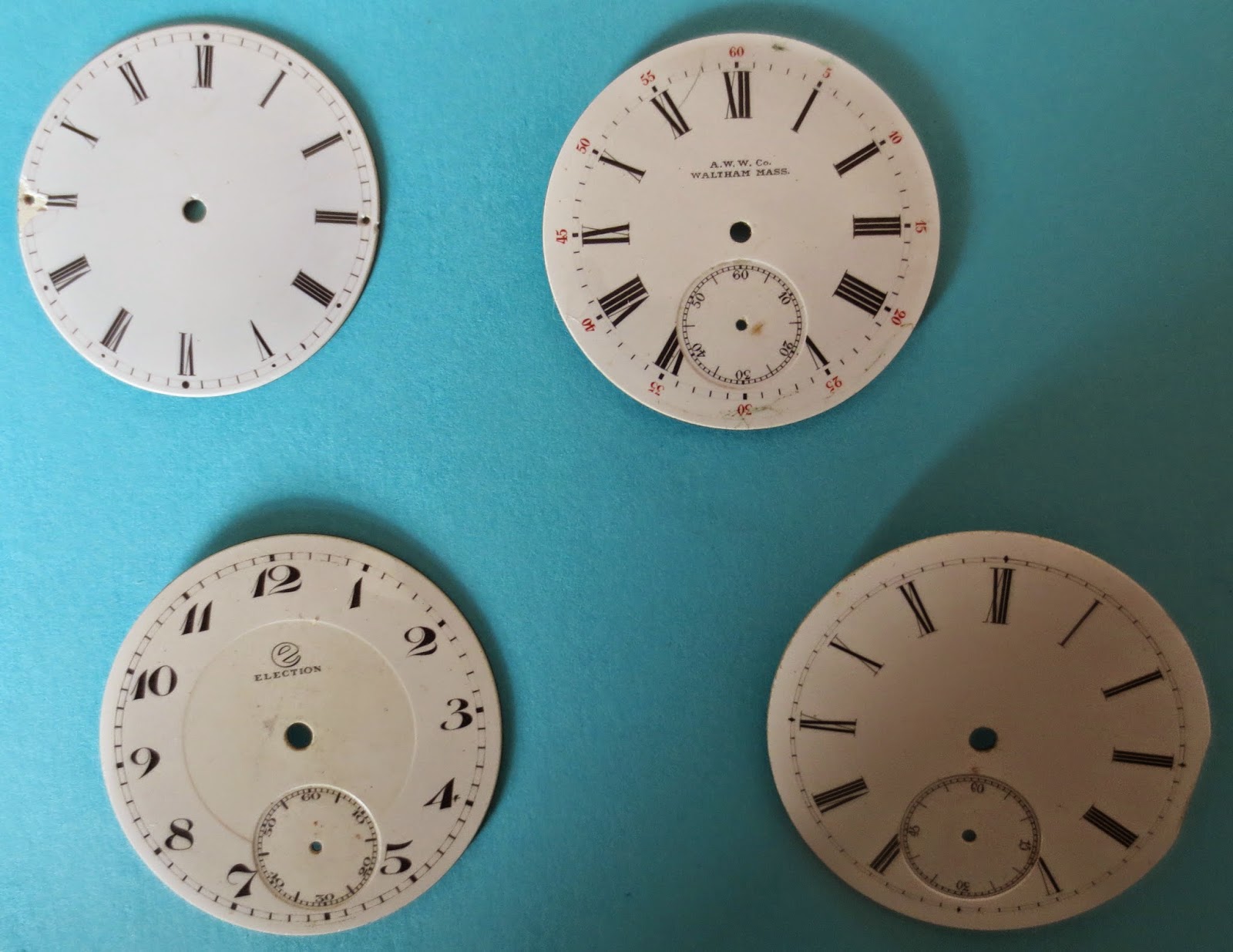 Margreet's Draadjespaleis Antique pocket watch clock faces. For sale