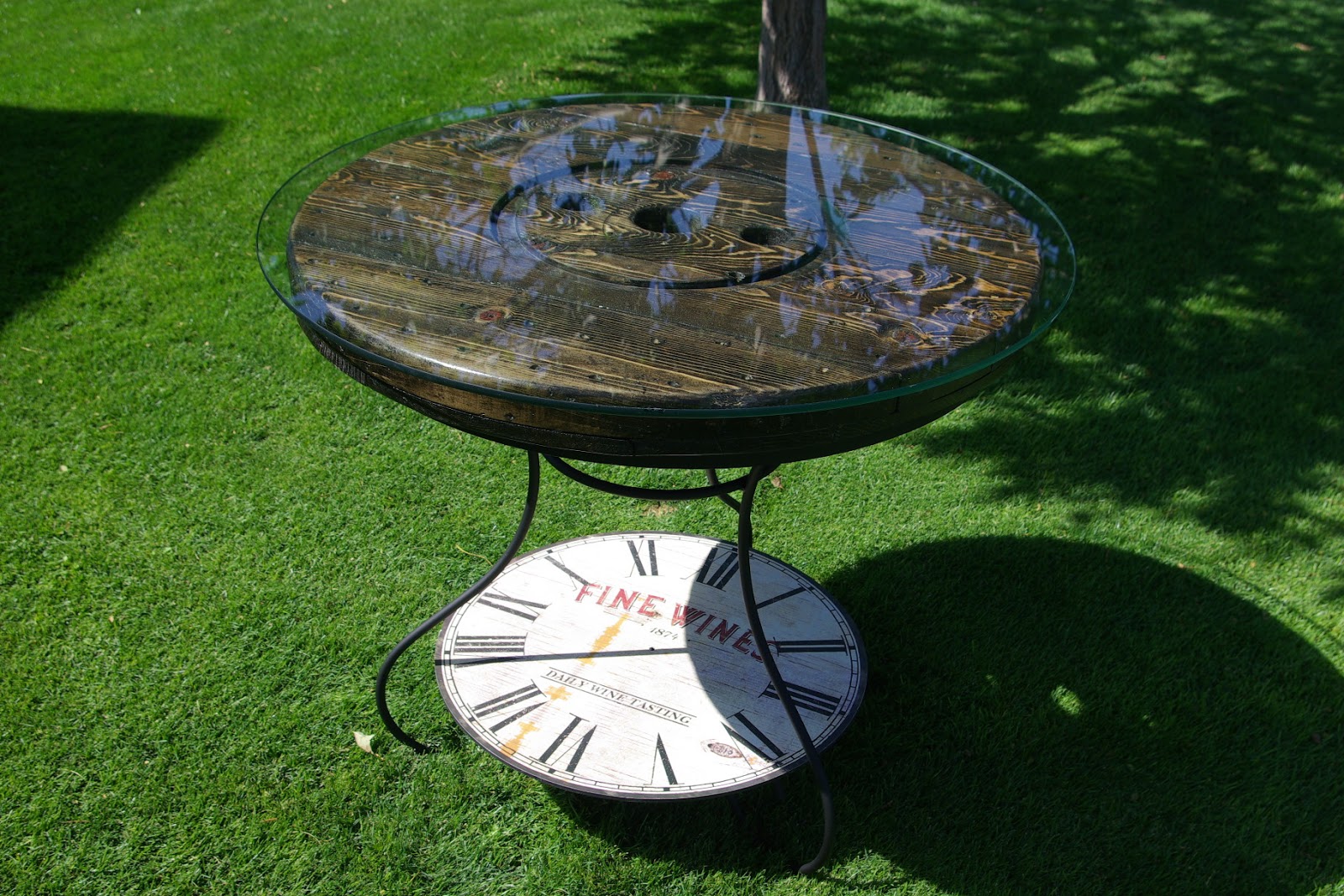 Reclaimed Rustics: WIRE SPOOL KITCHEN/PATIO TABLE