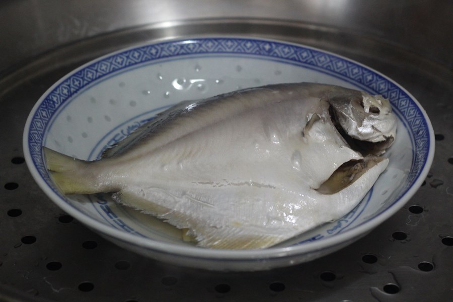 Nasi Lemak Lover Steamed Fish with Preserved Radish 菜脯蒸鱼