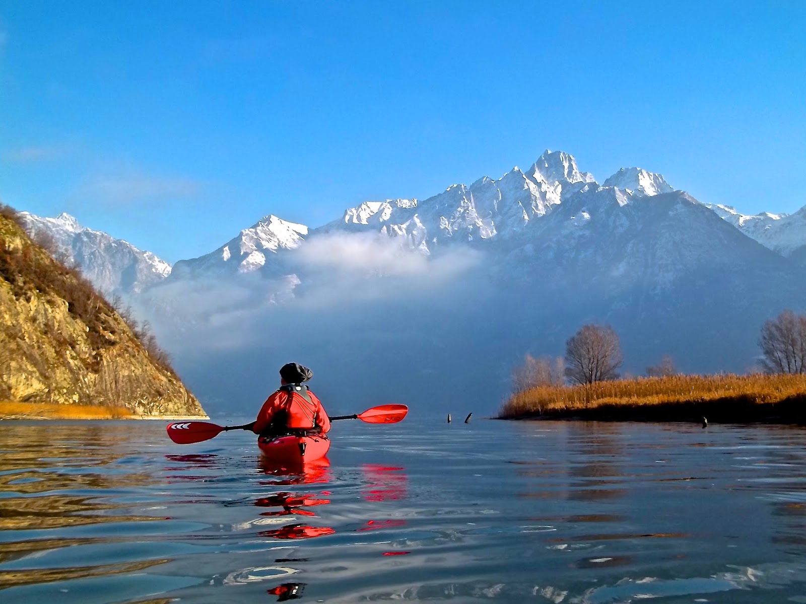 Kayaker destrepà Lago di Mezzola