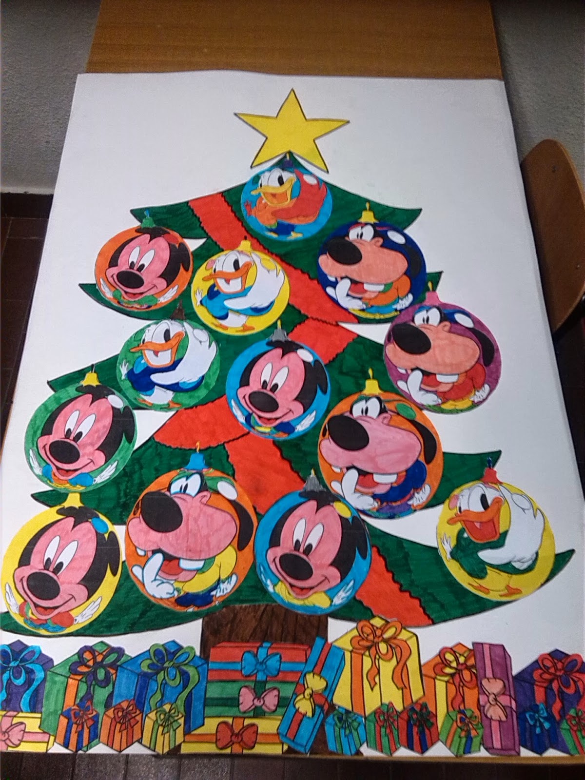 Albero Di Natale Disney Con Tutti I Personaggi