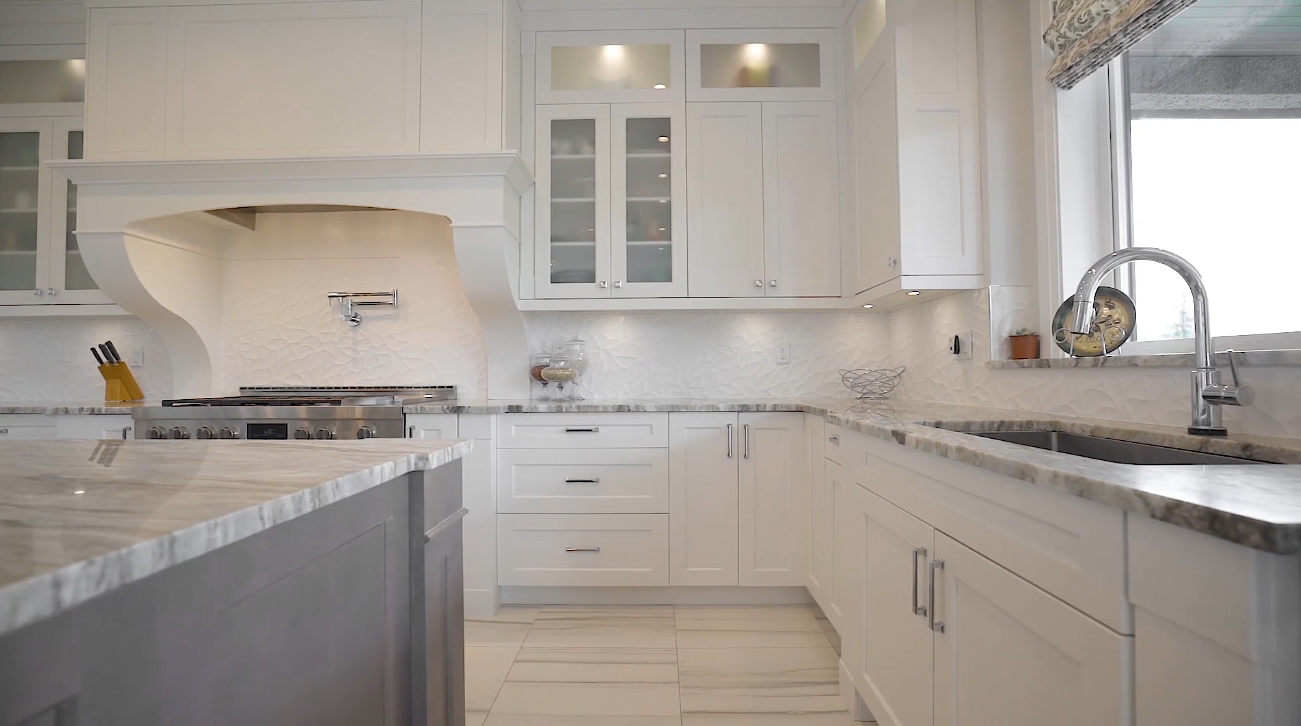 36 Photos vs. 15911 39A Avenue, South Surrey, BC - Sotheby's International Realty Canada - Luxury Home & Interior Design Video Tour