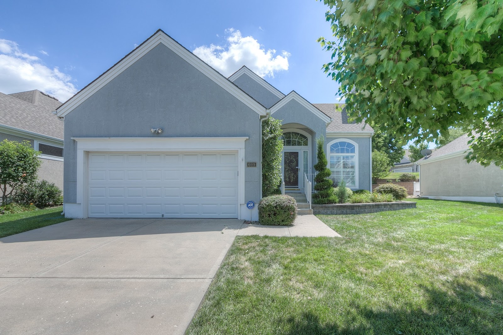 NEW! South Kansas City Maintenance Provided Villa in Newcastle