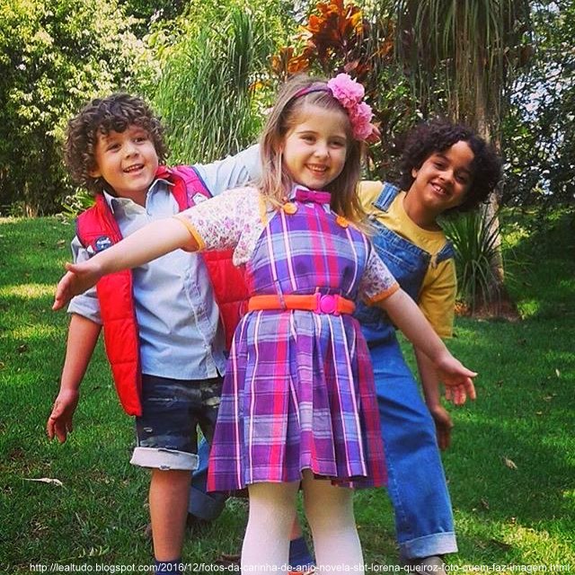 Lorena Queiroz Carinha de Anjo Dulce Maria Com os Amiguinhos Sorrindo Foto Novela SBT Lorena Queiroz Carinha de Anjo Dulce Maria Com os Amiguinhos Sorrindo Foto Novela SBT