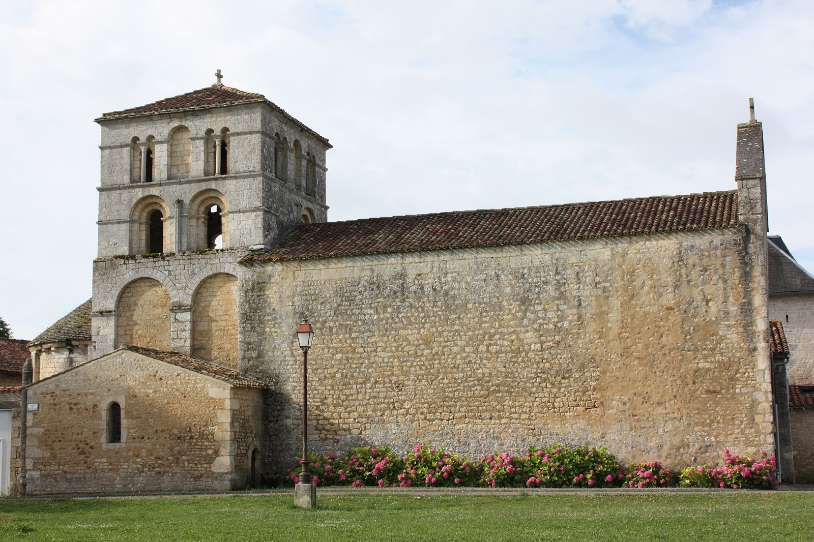 Atlas roman SaintAmantdeBonnieure Eglise SaintAmant (16)