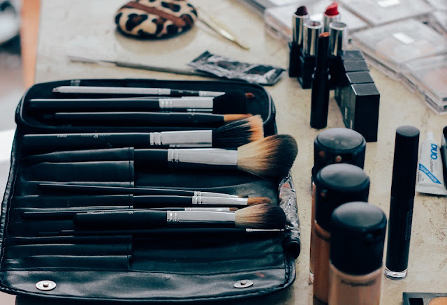 How To Make A Distinctive Makeup How To Make A Distinctive Makeup