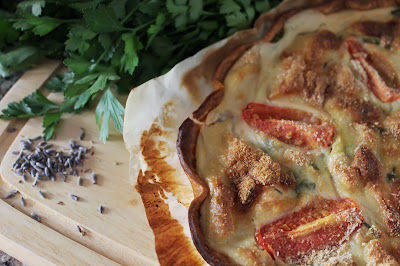 torta salata alle zucchine e lavanda