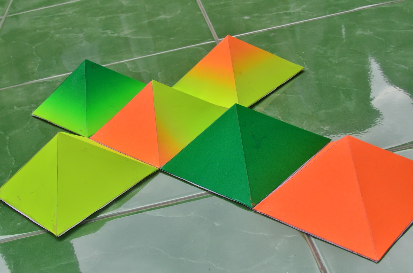 6 Limas Persegi di dalam 1 Kubus? - Tamtam house