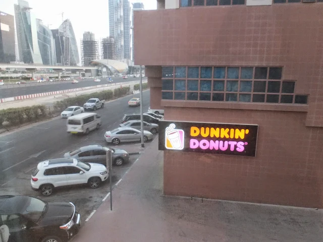 dubai-dunkin-donuts ドバイのダンキンドーナッツ