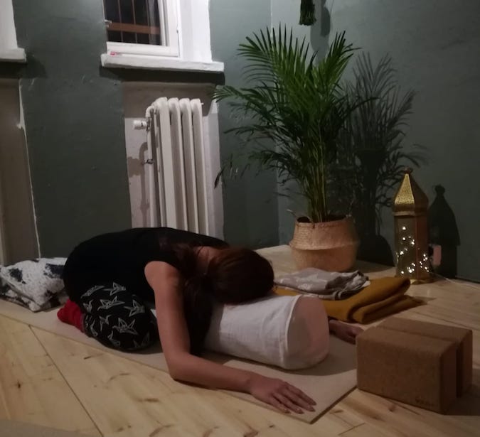 maadoittuminen joogassa maadoittuminen joogassa