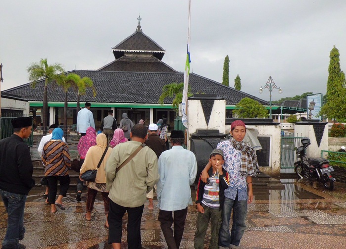 Paket Wisata Ziarah Wali 5 Jawa Timur Blitar, Malang