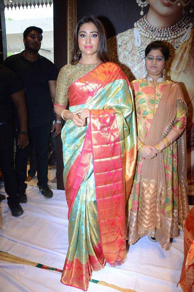 Shriya Saran Stills In Traditional Green Sari At VRK Silks Exhibition launch