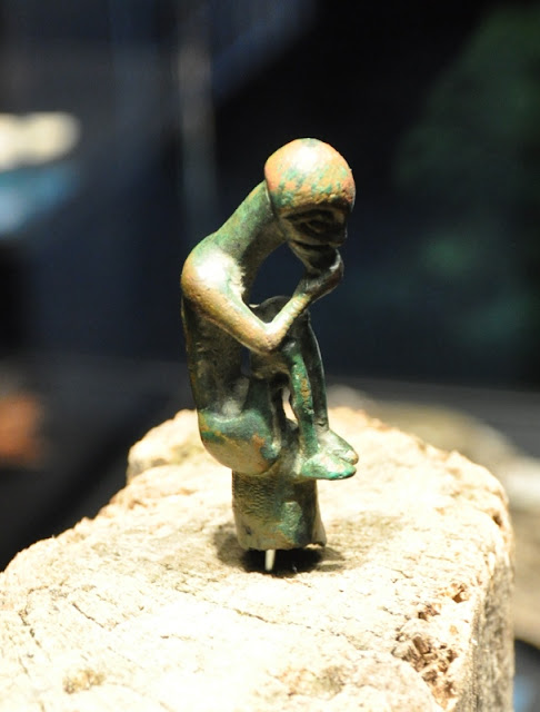 Muzeum w Gross Raden - figurka pogańskiego bożka słowian znalezionego w Gatschow