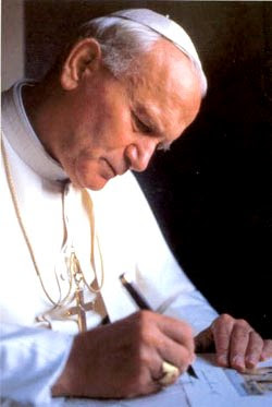 Juan Pablo II Foto del papa Juan Pablo II escribiendo
