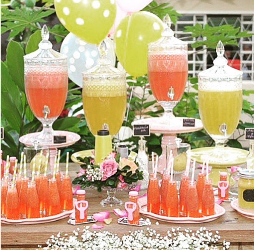 envío Despertar Resplandor 101 fiestas: Decoración de la mesa de bebidas de una fiesta de primavera o  verano