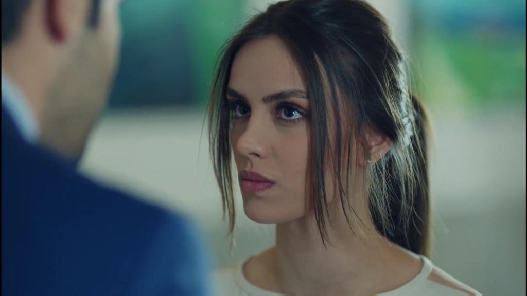 Wieczna miłość odcinek 81: Paparazzo robi zdjęcia Kemalowi i Nihan! Banu jest zazdrosna o Tarika! [Streszczenie + Zdjęcia]