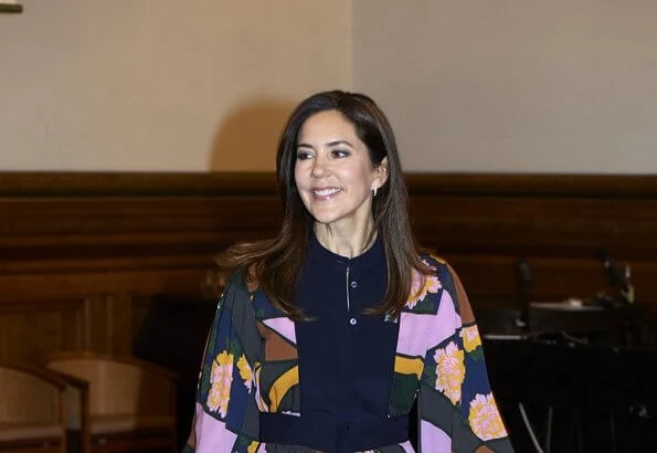 Crown-Princess Mary wore Massimo Dutti cashmere and wool blend coat. Crown Princess Mary wore Roksanda Jaco paneled jacquard blouse