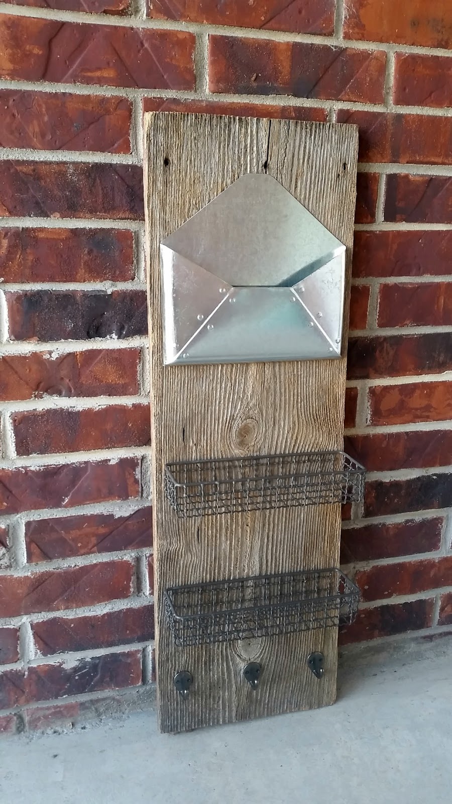 Little House on the Corner DIY Farmhousestyle Wall Organizer for the