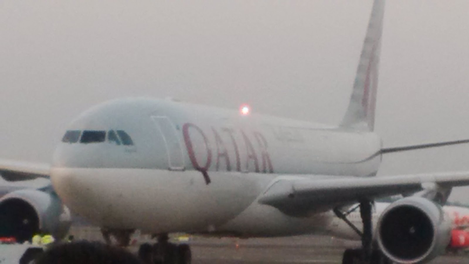 pernak pernik bandara Qatar Airways Brings Olympic gold winning Badminton Mixed double Rio 2016