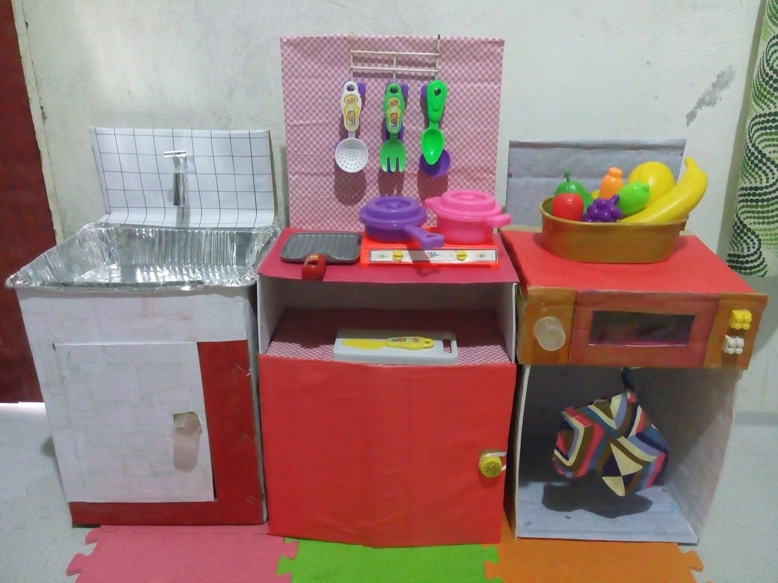 mom's reverie: DIY: Kitchen Playset From Used Boxes