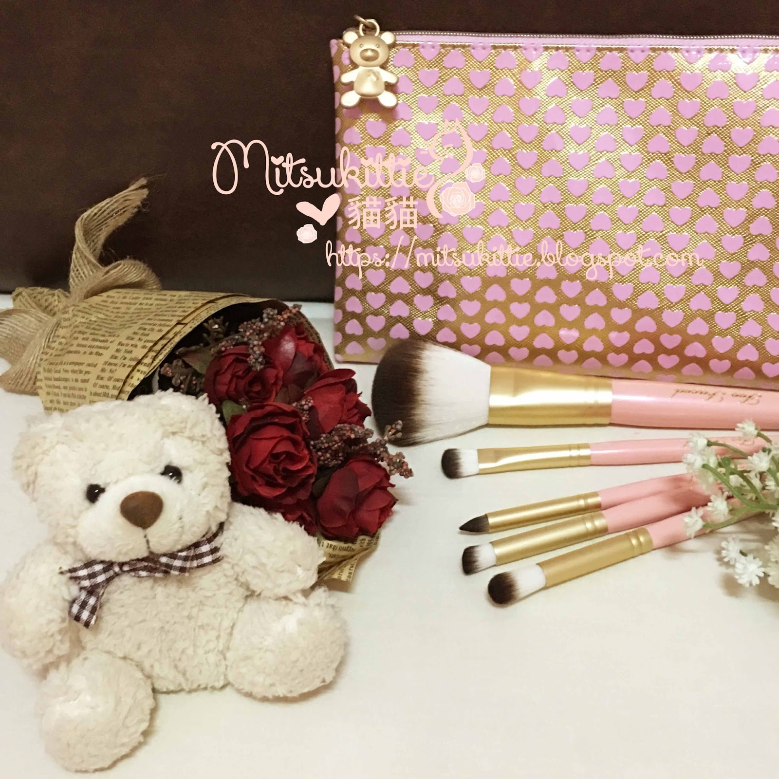 Review Too Faced ProEssential Teddy Bear Hair Brush Set & Too Faced