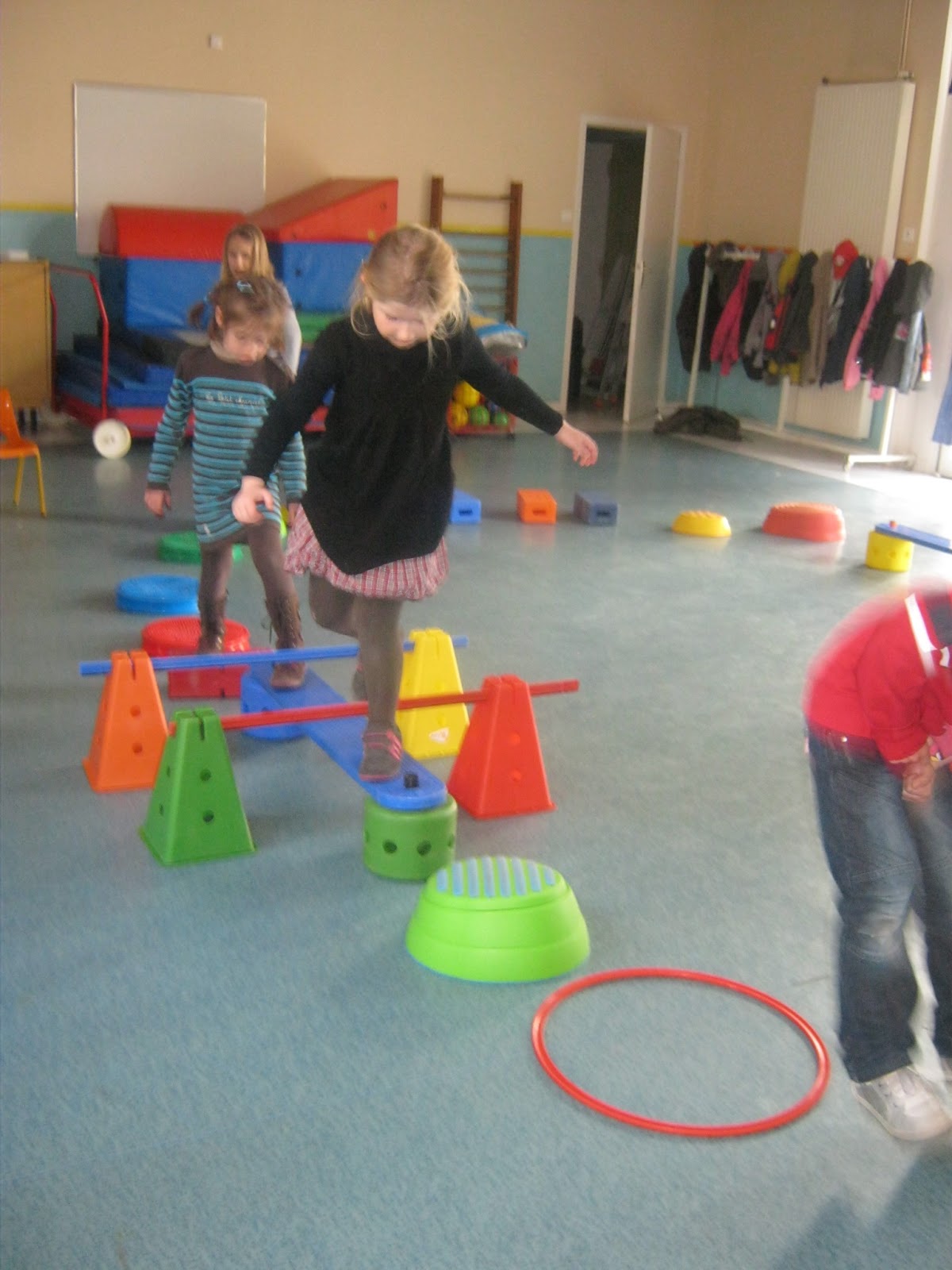 L'?�cole maternelle de Nissan: Parcours de motricit?� : classe d'Anne