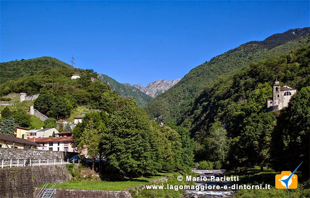 Il rio Sementina, piccolo, ma si vede anche il ponte tibetano Il rio Sementina, piccolo, ma si vede anche il ponte tibetano