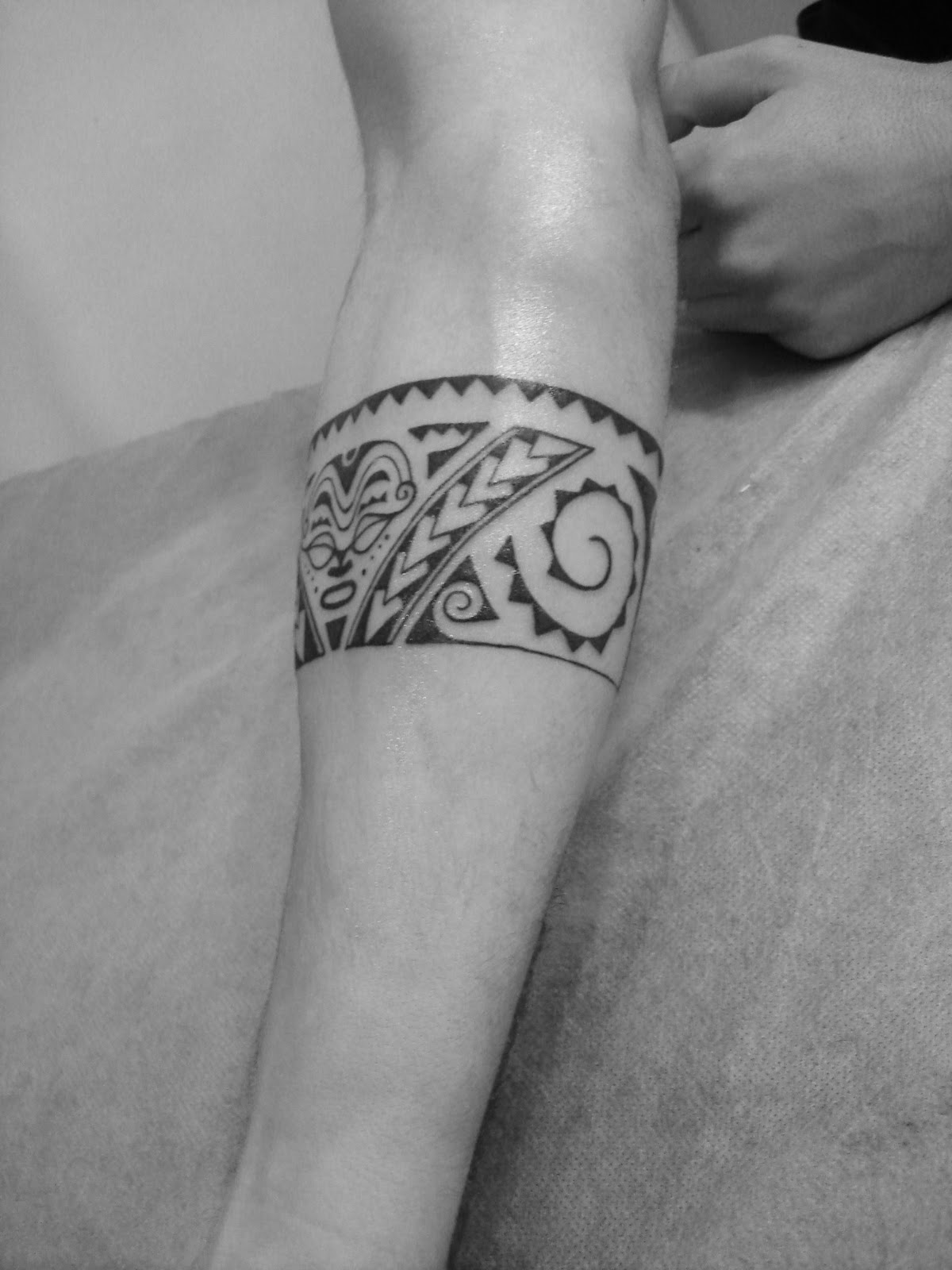 Toop Tattoo Tatuaje Brazalete Maori en freehand Alicante