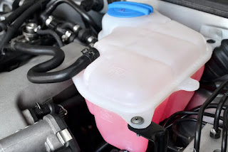 Ne pas changer le liquide du radiateur peut endommager votre voiture Ne pas changer le liquide du radiateur peut endommager votre voiture