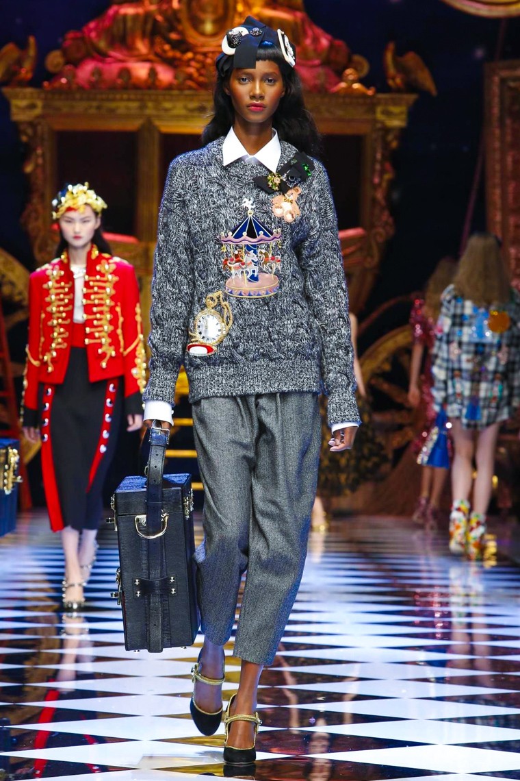 Dolce & Gabbana Fall/Winter 2016 RTW MFW dolce-gabbana-fall-winter-2016-2017-collection-milan-fashion-week, dolce-gabbana-fall-winter-2016-2017, dolce-gabbana-fall-winter-2016, dolce-gabbana-fall-winter-2017, dolce-gabbana-fall-2016, dolce-gabbana-fall-2017, du-dessin-aux-podiums, dudessinauxpodiums