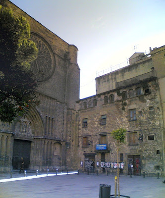 Plaça del Pi and gothic church of Santa Maria del Pi