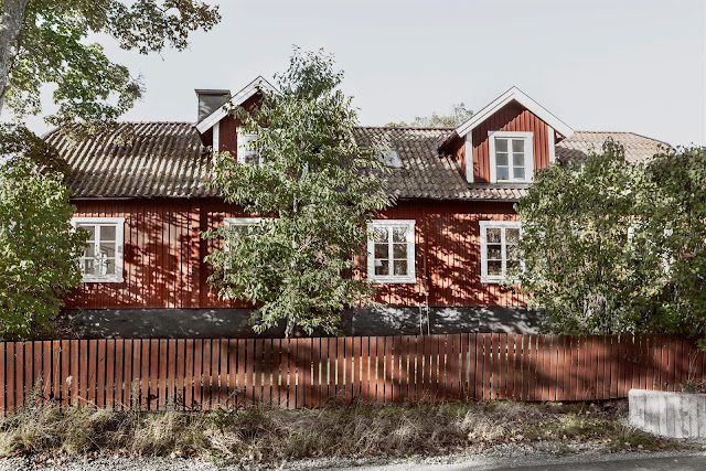The red 18th-century house at the Swedish countryside