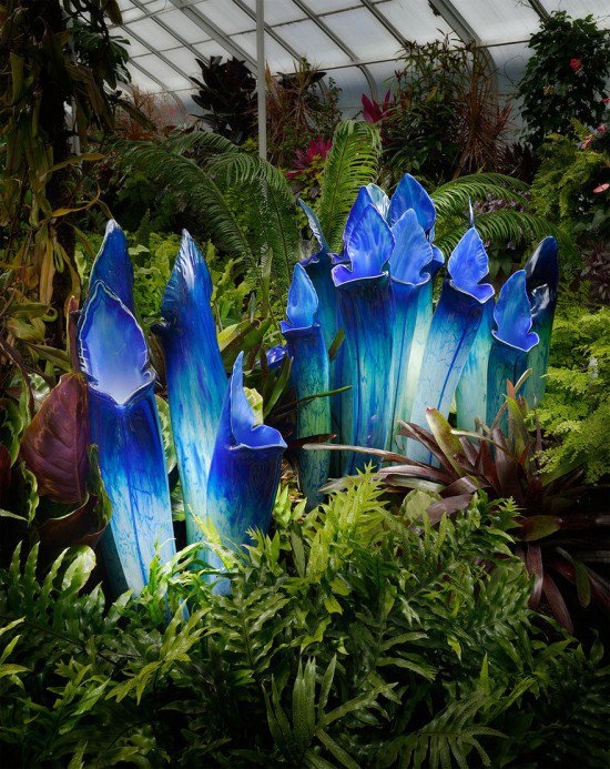 11-Jason-Gamrath-Giant-Glass-Orchids-and-other-Flowers-Sculptures-www-designstack-co